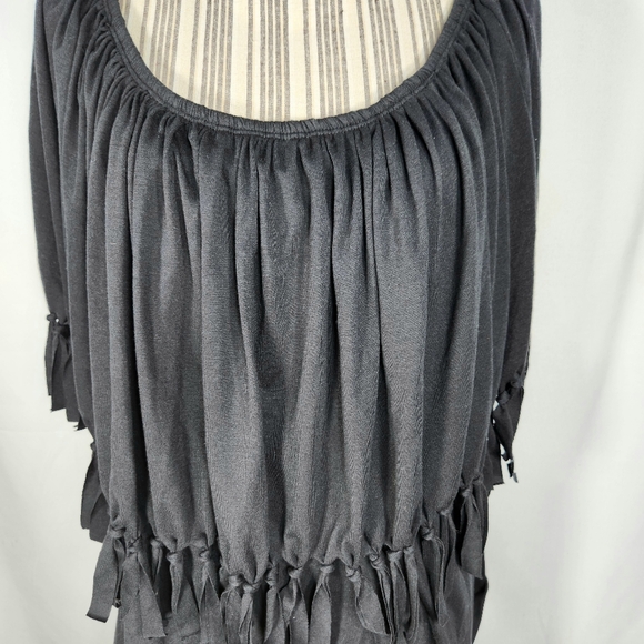 Notations Black Short Sleeve On/Off Shoulder Knotted Fringe Hem Top Size XLarge - Picture 2 of 8